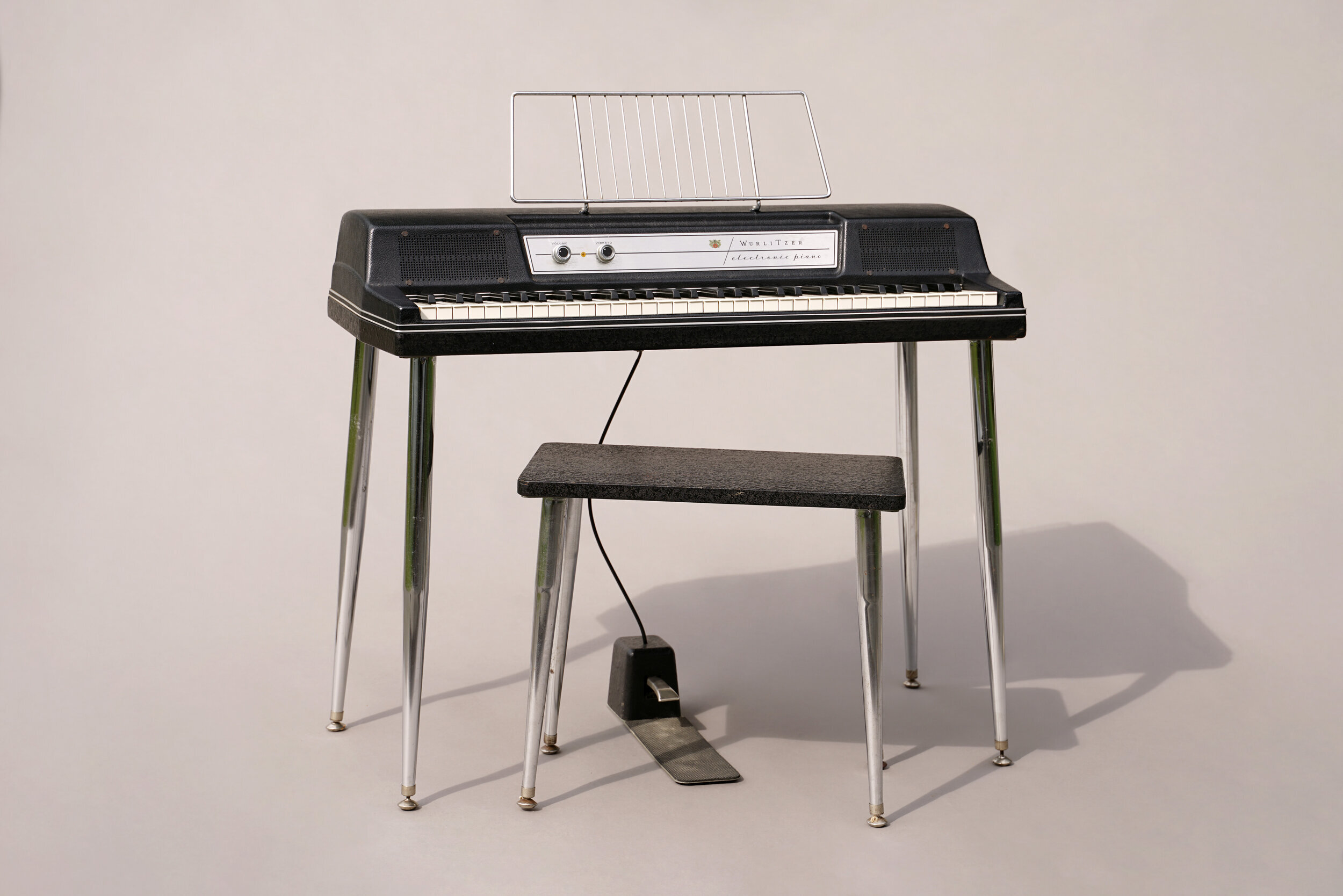 What should come with a Wurlitzer 200 or 200A Electronic Piano