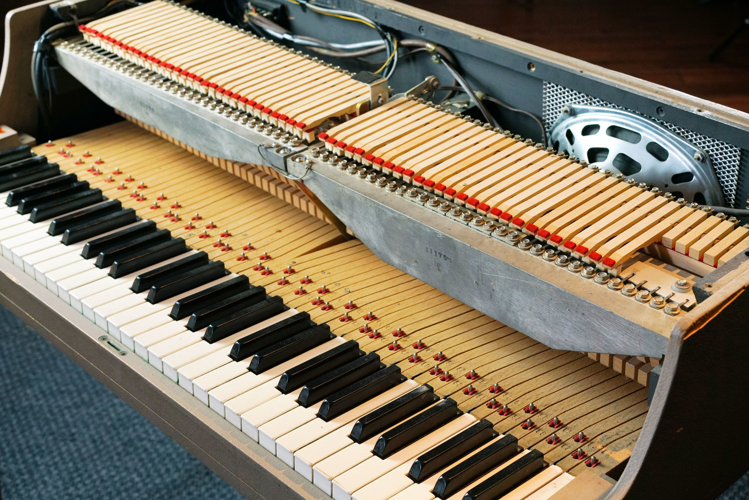 wurlitzer-140b-mechanical-action.jpeg