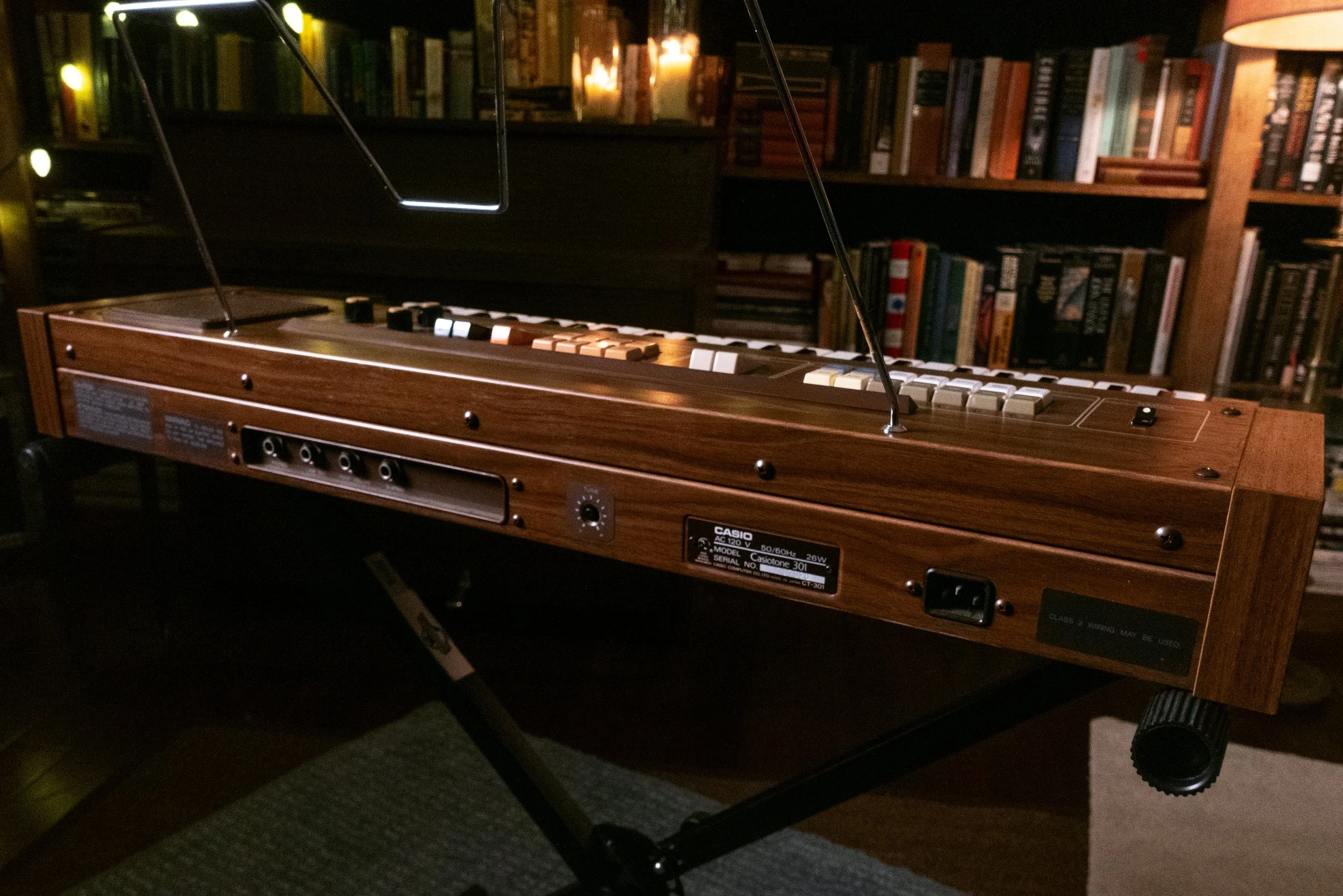 casiotone-301-horizontal-02.jpg