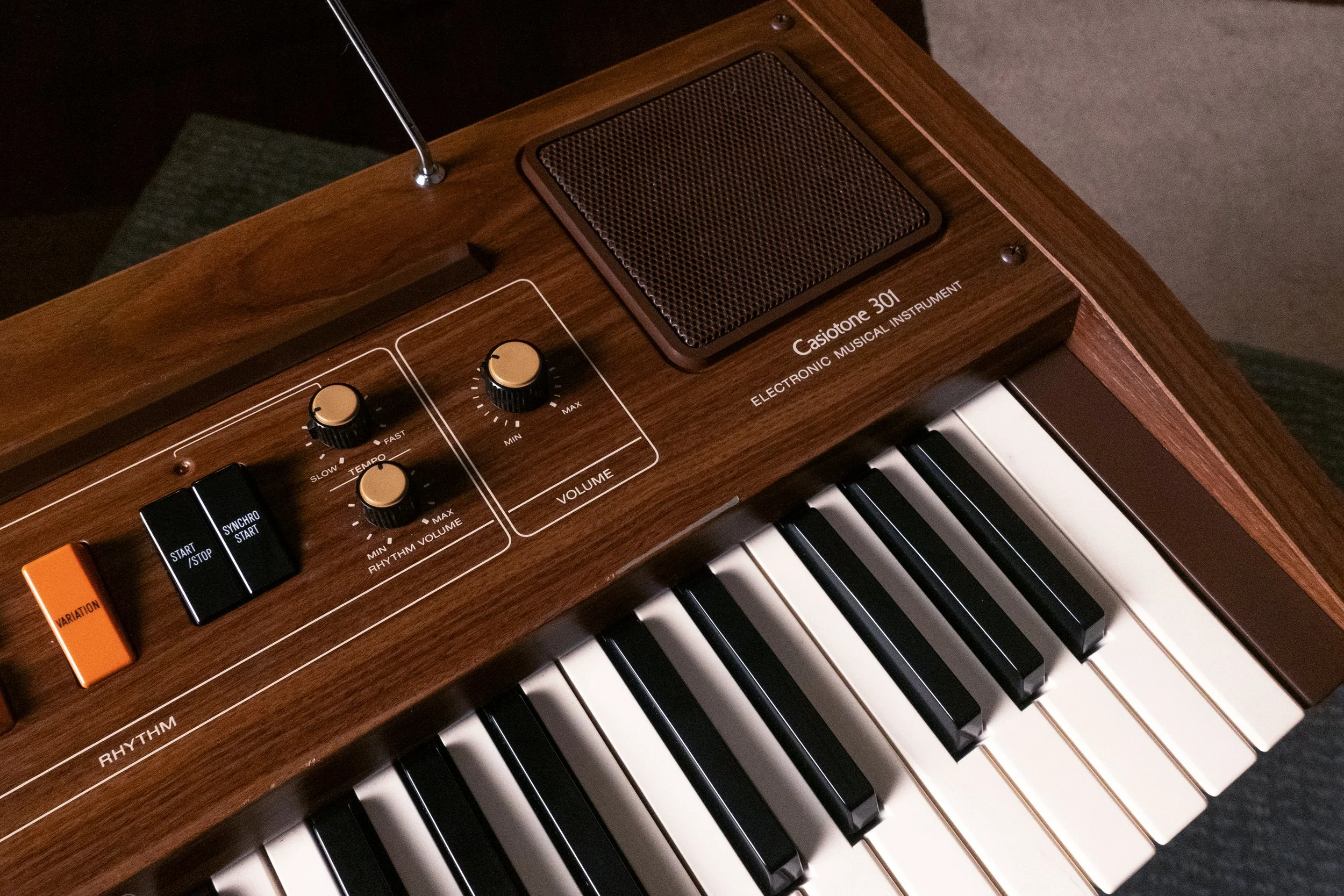 casiotone-301-horizontal-05.jpg