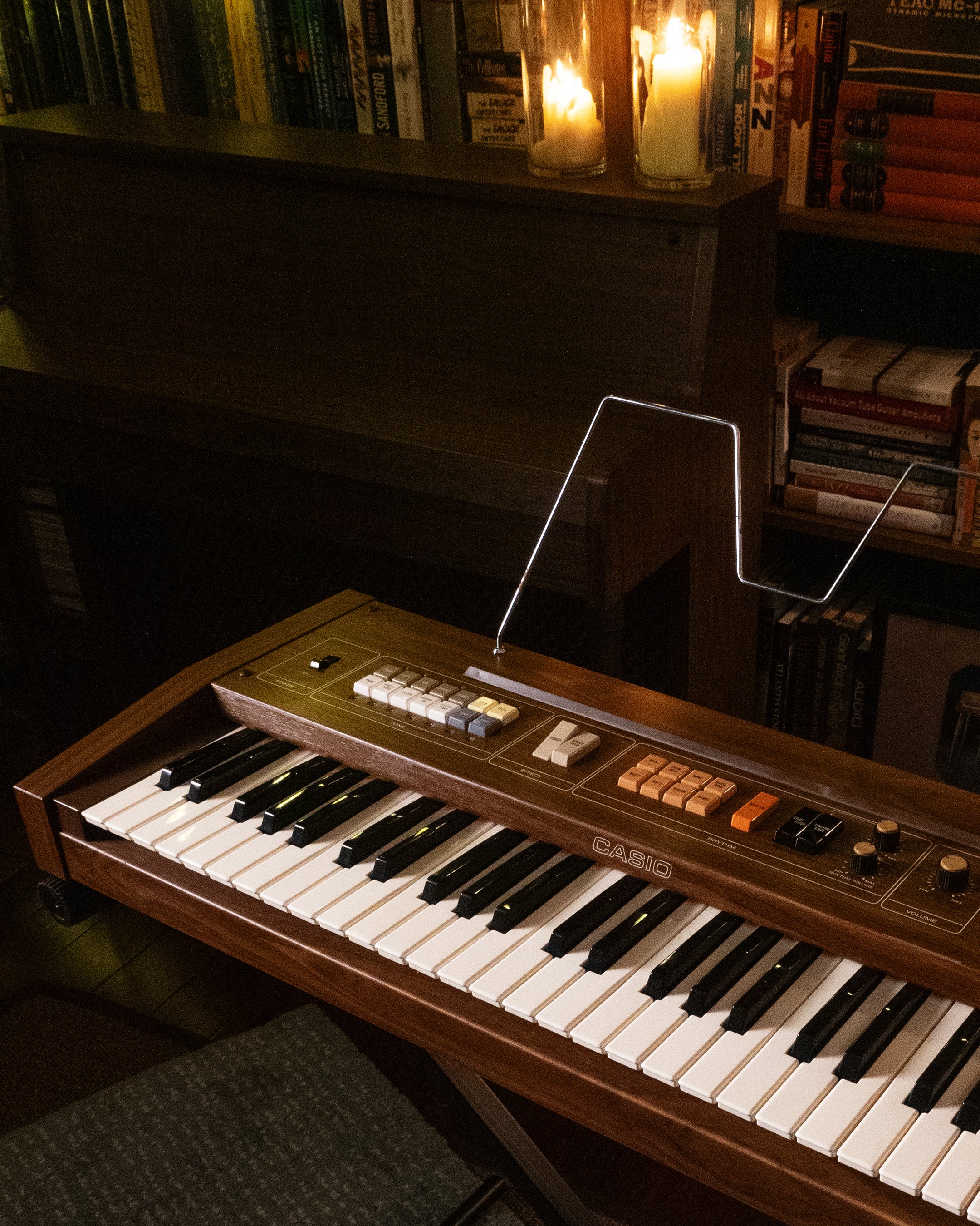 casiotone-301-vertical-06.jpg