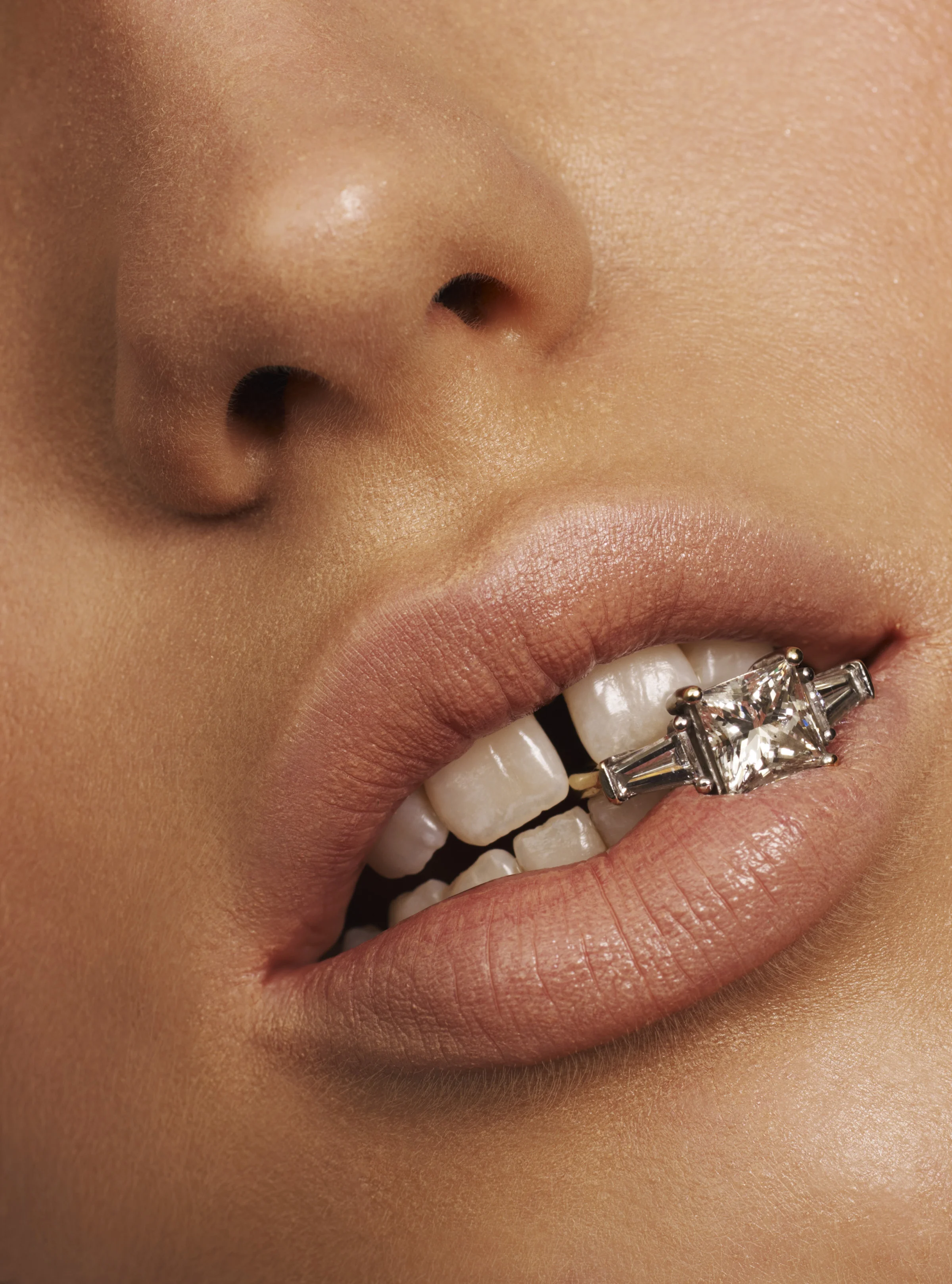 2015_016_Harpers_Sep_Lipstick 143.jpg