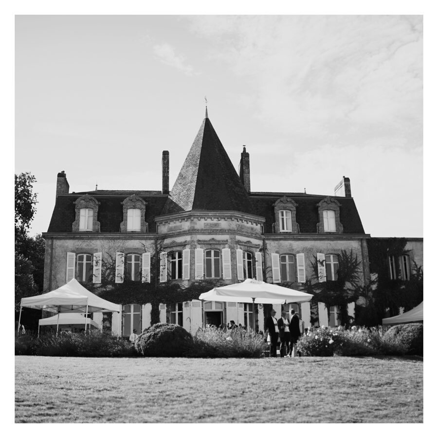 { Real wedding by Noor } Le joli manoir breton choisi par L&amp;A 🦞

&copy;️📷 @alicewonderbee 

#wedding #weddinginfrance #chateau #mariagebreton #weddingplanner #noorweddings