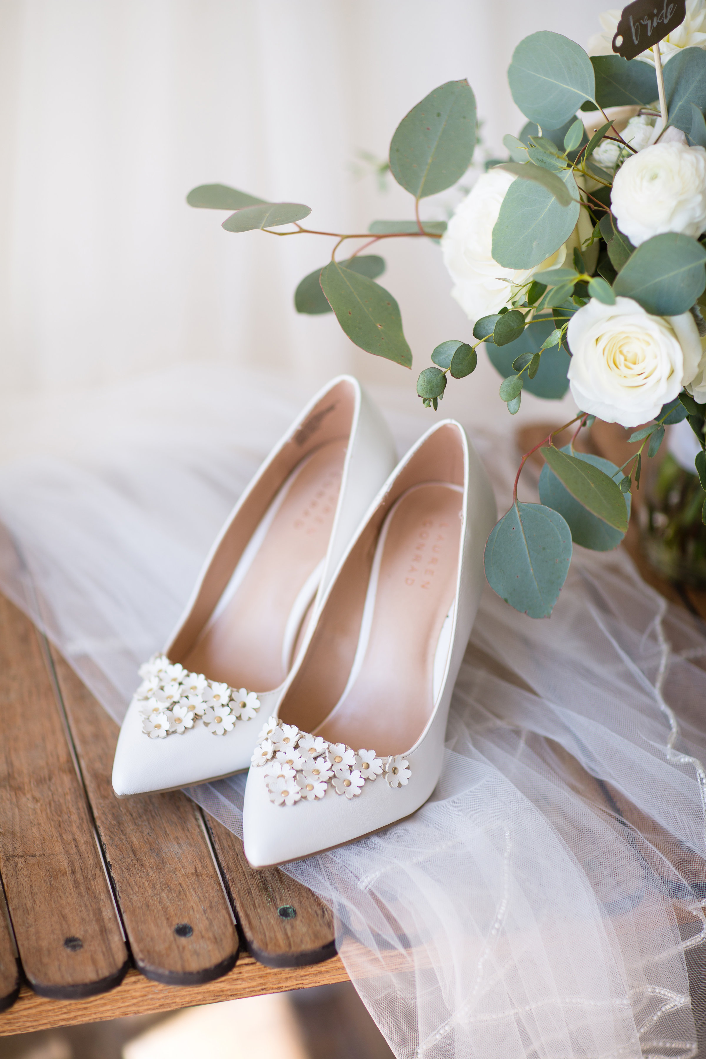 Photo Courtesy of Eryn Shea Photography & Florals by The Bourbon Rose