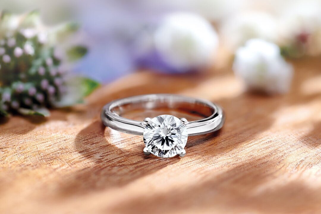 Sparkling Forward: Engagement Ring Trends That Will Dominate 2023 | Diamond  Registry