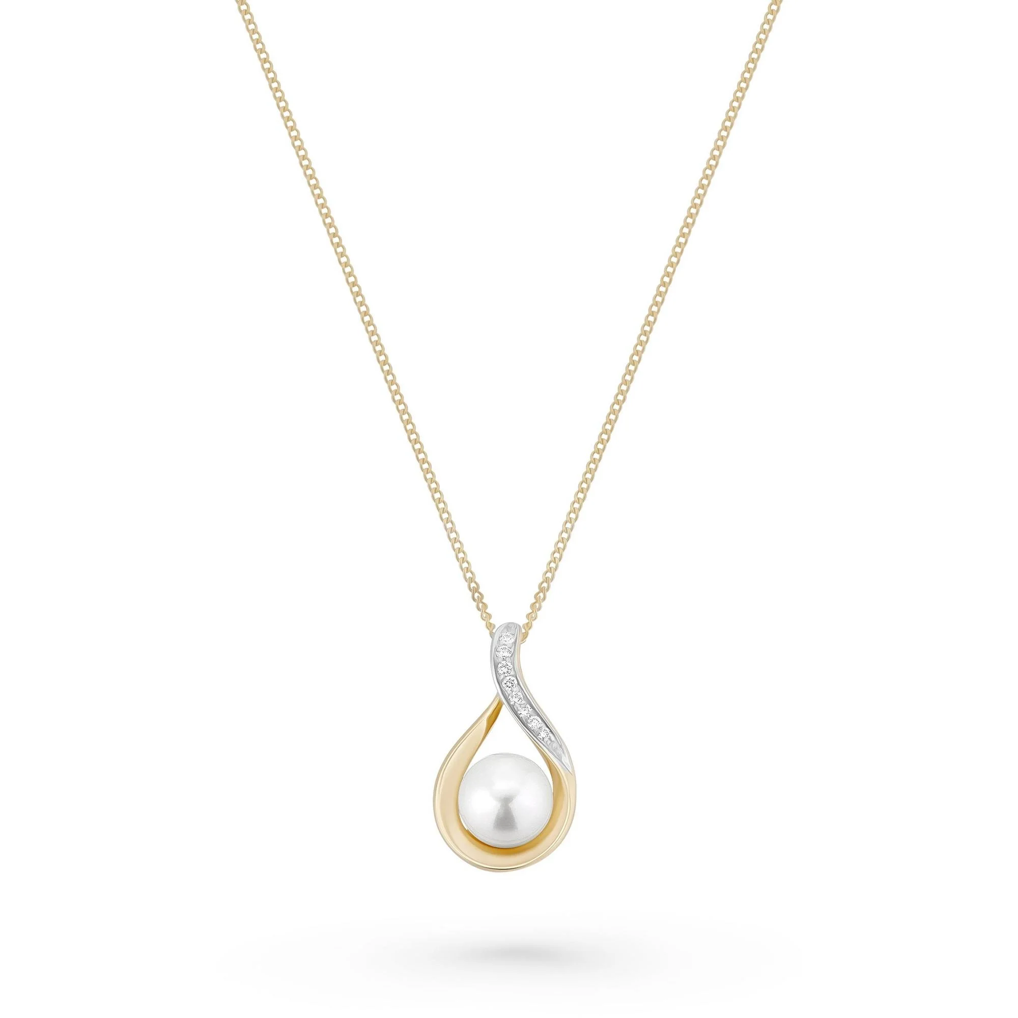 Pearl and diamond necklace