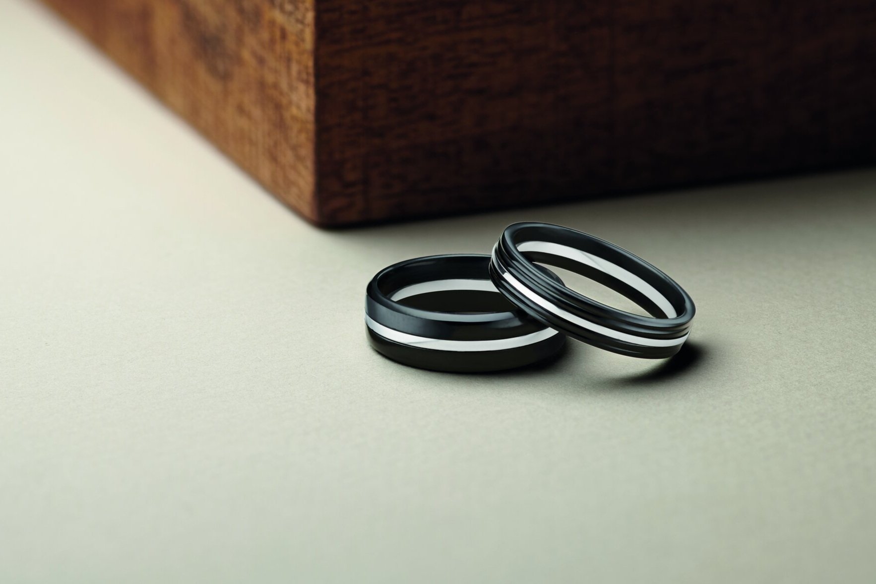 Hybrid Black Zirconium/Black Pearl | Hybrid Collection | Enso Rings