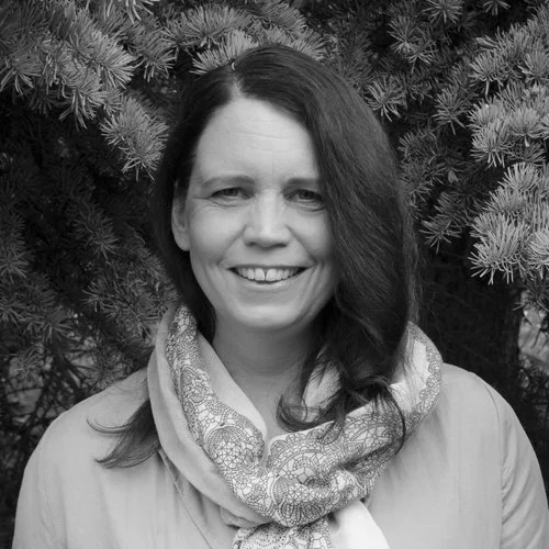 ÅSA RINGDAHL Det handlar om oss Fredag 28/9 9.00–10.00 BokBloggarFrukost 10.00–10.30 Signering 14.30–15.15 Intervju på scen Lördag 29/9 15.45–16.15 Signering Söndag 30/9 9.30–10.00 Signering