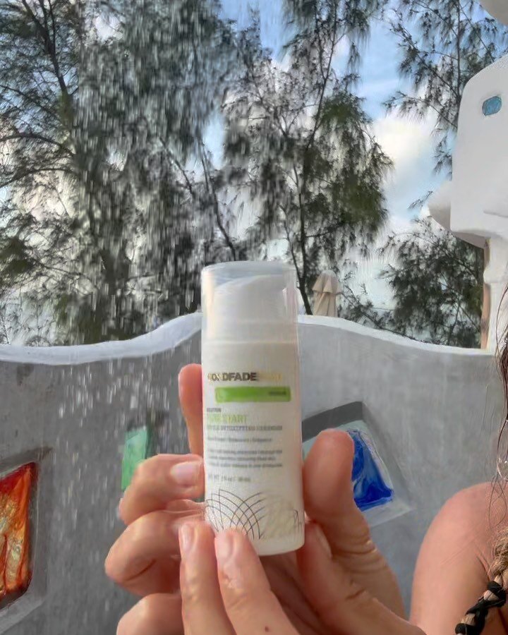 not only was the outdoor shower experience in our enchanting treehouse @watamutreehouse exceptional and extraordinary, but we also all got to enhance it with the gentle but potent goodness of @goldfadenmd pure start facial cleanser, designed for remo
