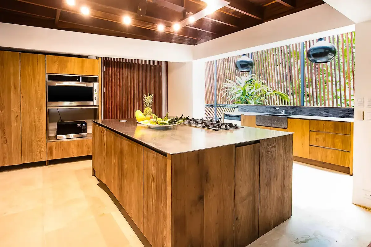 7395e61a-2f50-419b-a9fd-7a33758d73b9 (1).webp