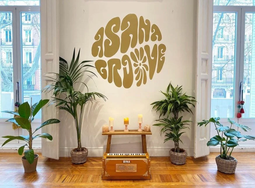Sunday, May 31st 
at the beautiful @asanagroove
in Madrid, Spain ~ created by our amazing friend @ferchidelapuente 

10am - 11:10am

Join YFBP co-founder @dr.heatherlilleston for a retreat style class combining a solid vinyasa practice with snippets 