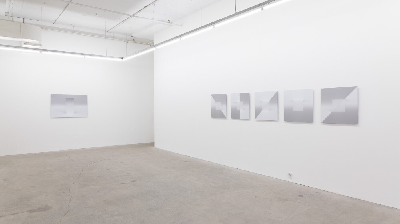 Caroline Cloutier, Variations sur le plein et le vide, l'envers et l'endroit , 2018, vue d’exposition, Galerie Nicolas Robert, photo : Jean-Michael Seminaro
