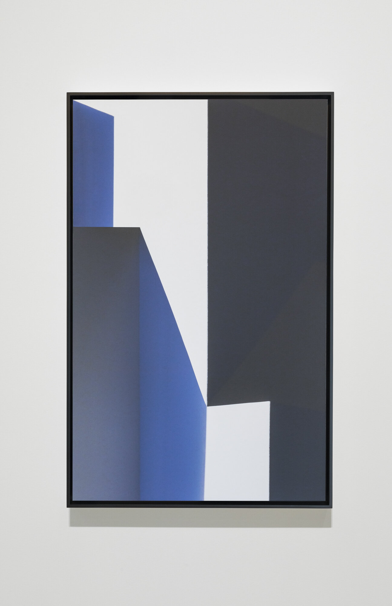 Caroline Cloutier, Bleu 4, 2020, édition unique, impression numérique montée sur aluminium, 91 x 56 cm (36” x 22”)