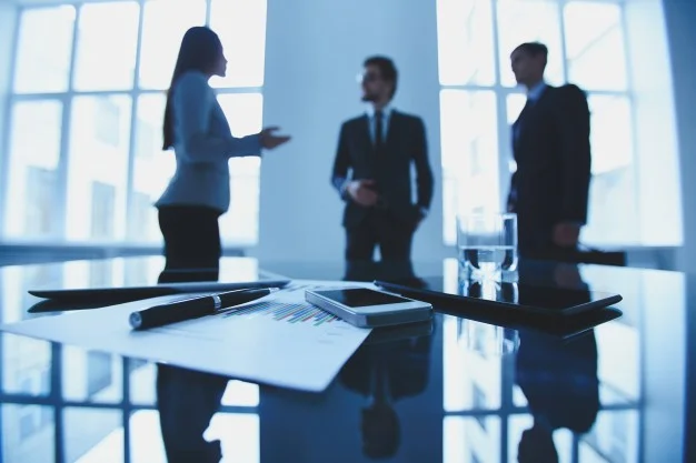 executives-negotiating-in-a-meeting_1098-508.jpg
