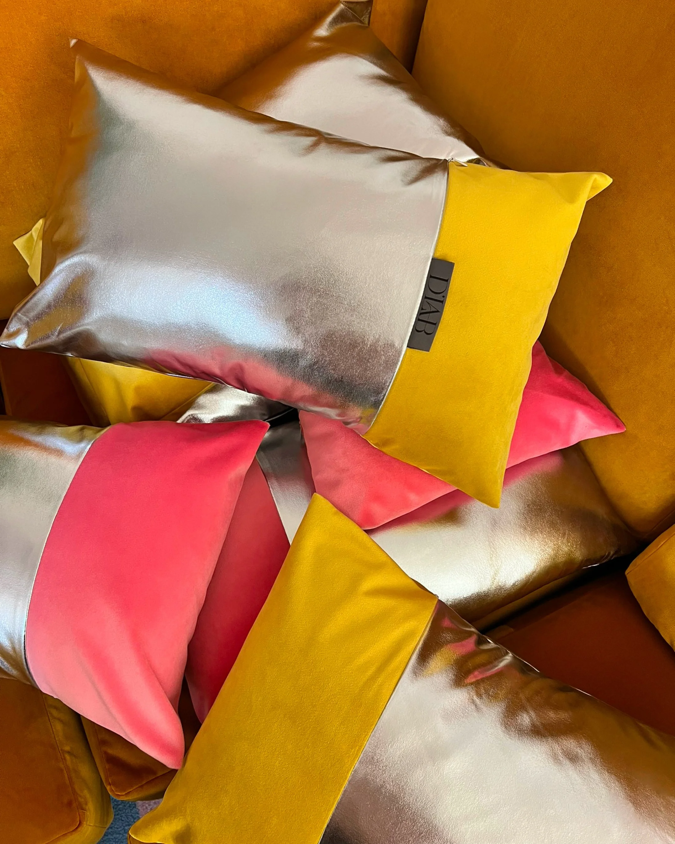 DIP Pillow 01.jpg