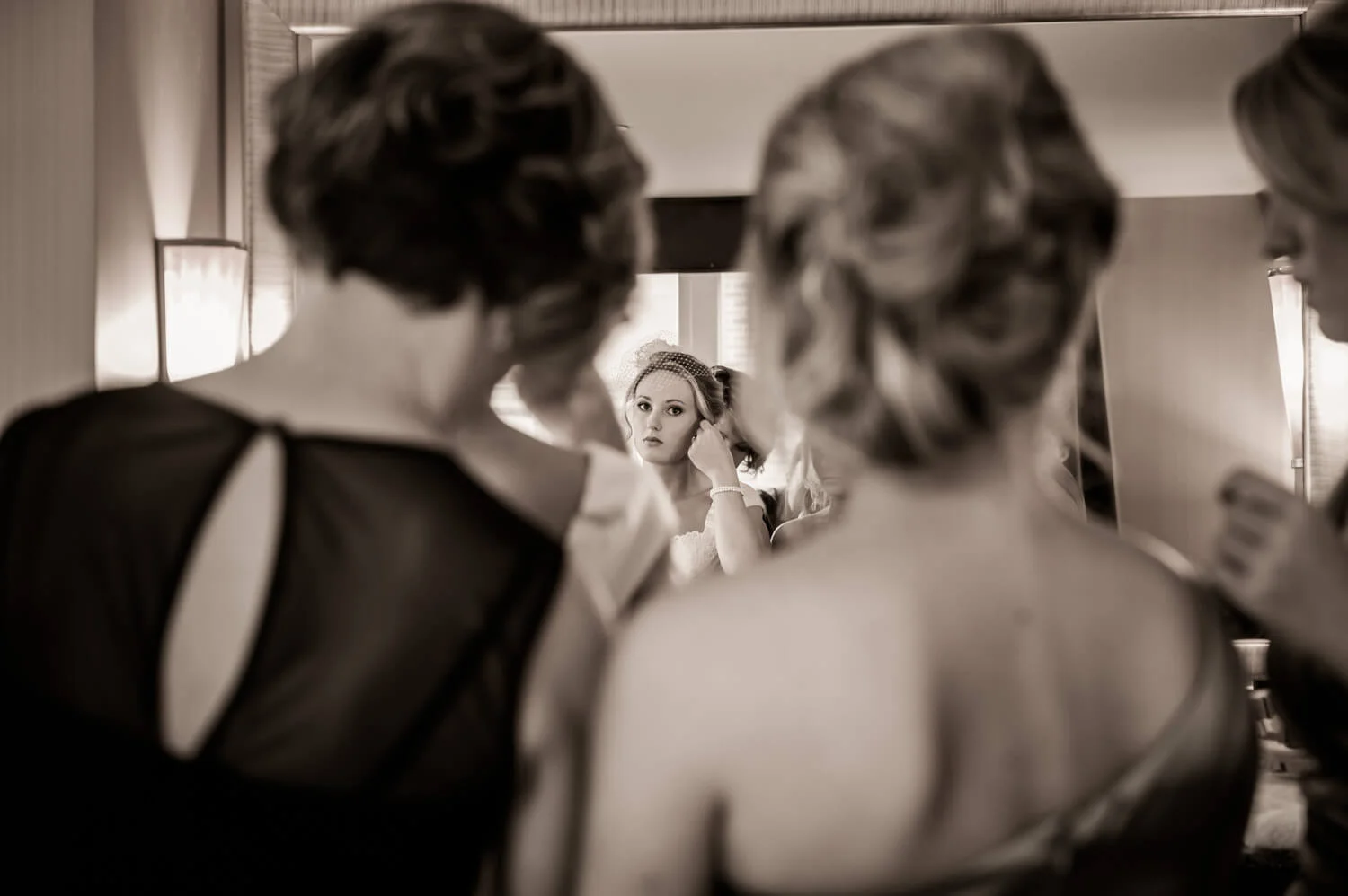 mom-sister-helps-bride.jpg