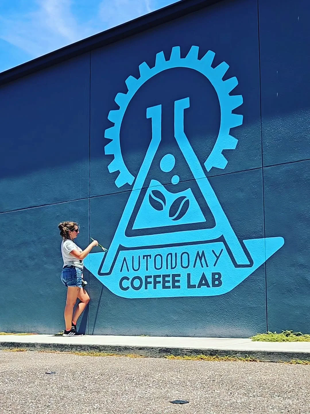 Just wrapped up this quick logo for @autonomycoffeelab in Tampa! ☕ 🔬💕

This place is going to be so rad and is a new concept by @tompestock where you can come in and roast your own coffee beans!  The area is huge and I can't wait to walk in and tak