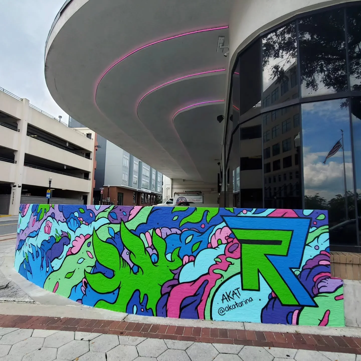 Got some sweet news for you; in a few weeks I'll be back in Lakeland painting some fun stuff for @recroomlkld! They're opening something fun next door that I think you're going to love. 

If you haven't been to Rec Room yet, the place is filled with 