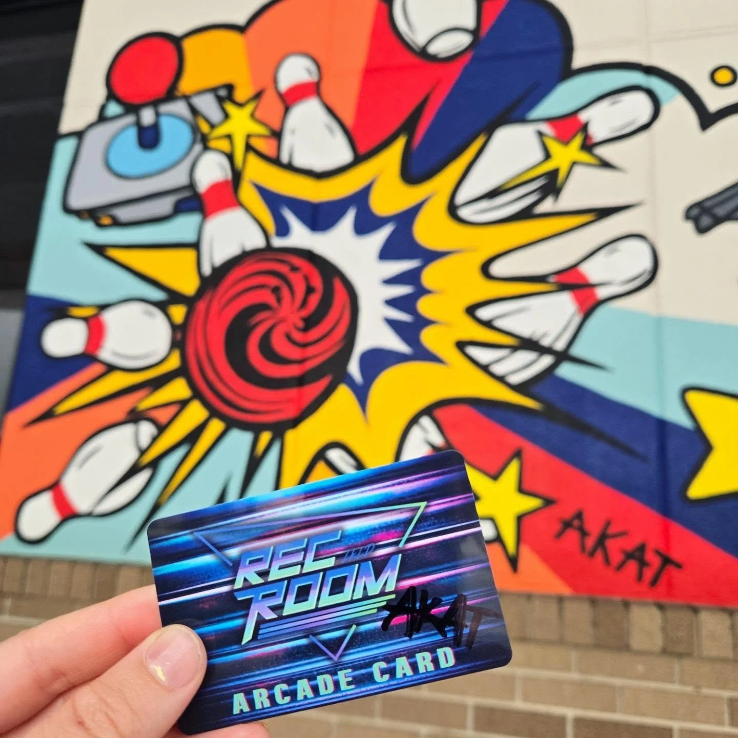 Got rained out of painting but you know what never gets rained out? ARCADE GAMES! 🕹️🎳💥🦢

Got to test out some of the wares at @recroomlkld from Mario Kart to hunting some moose in Alaska to ski ball and more! Still working on that Strawberry Head