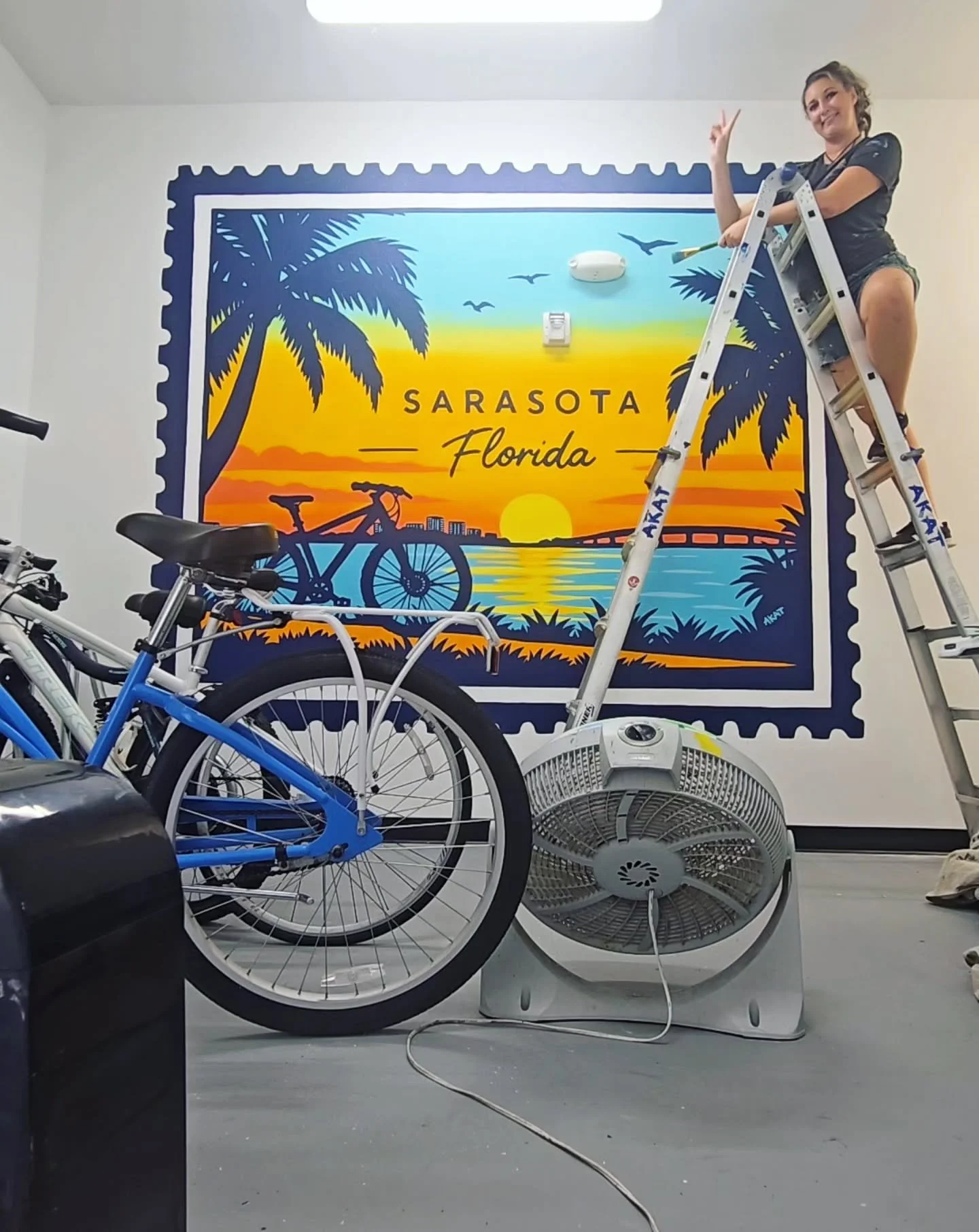 Just finished my second mural for @thereserveatbahiavista! 🙌

This property is so beautiful and I think it's awesome that they chose to add some murals to their bike rooms for their residents 🚲🌴

This mural was fueled by lots of caffeine and roast