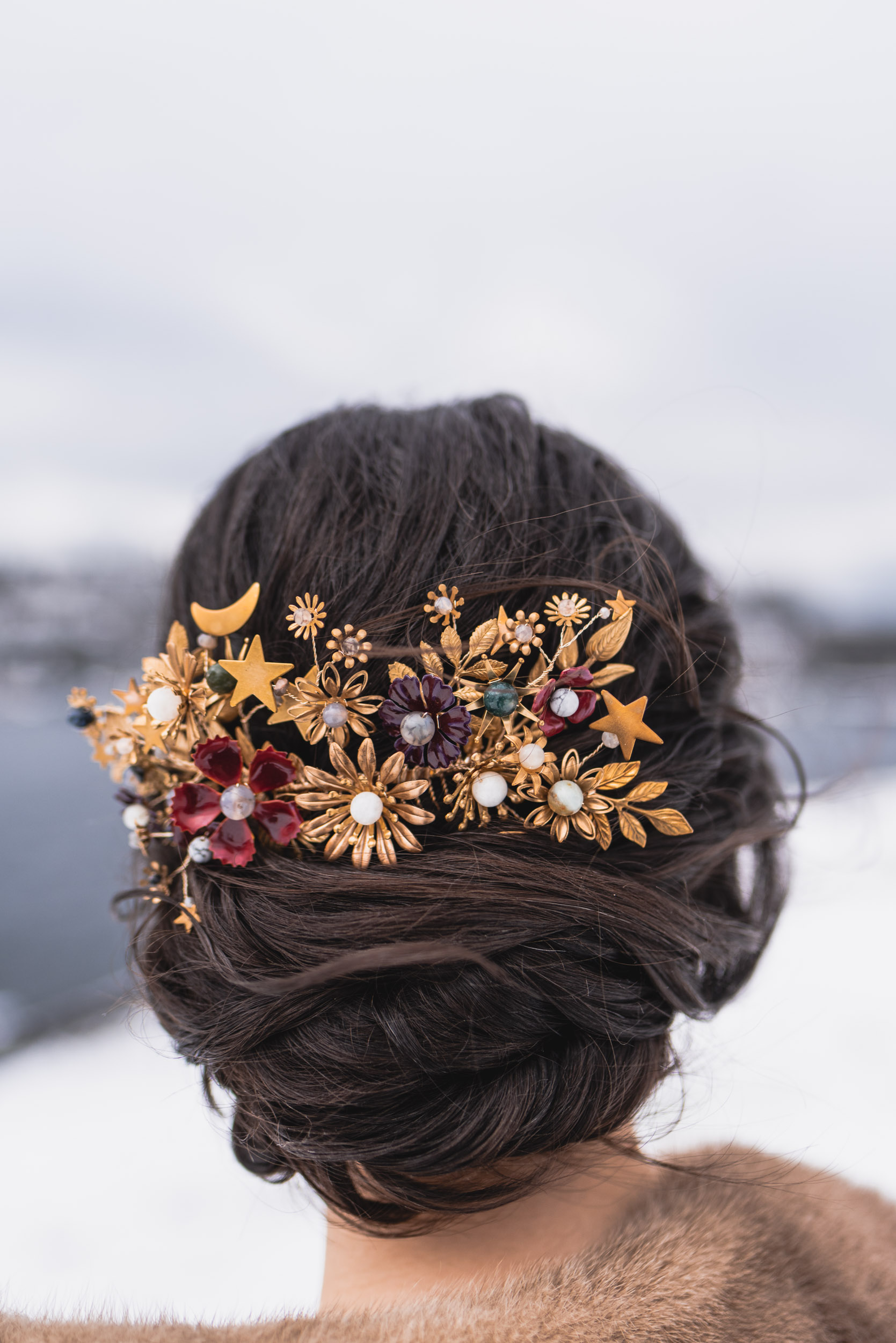 Bride hair accessory detail