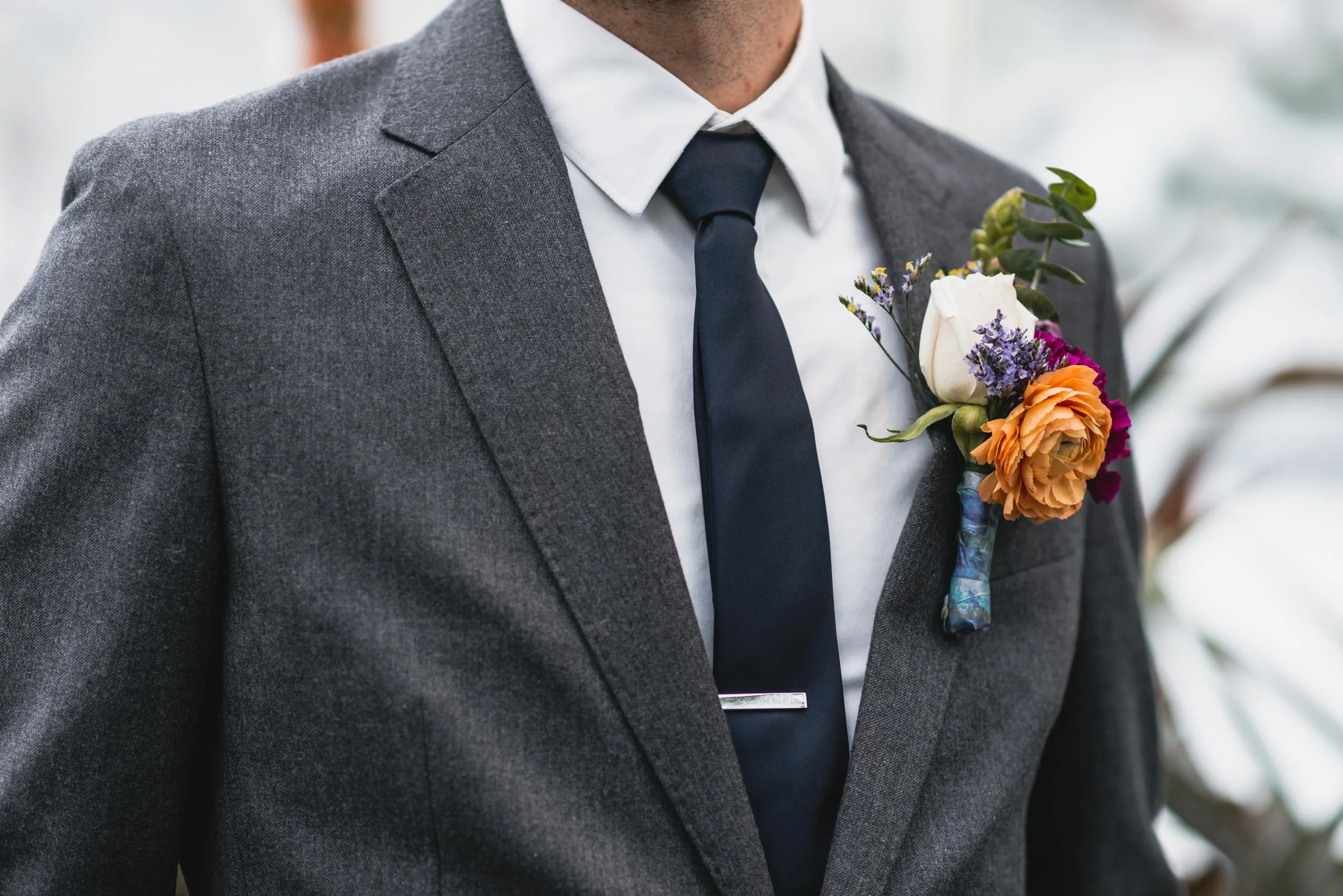 Groom details in conservatory