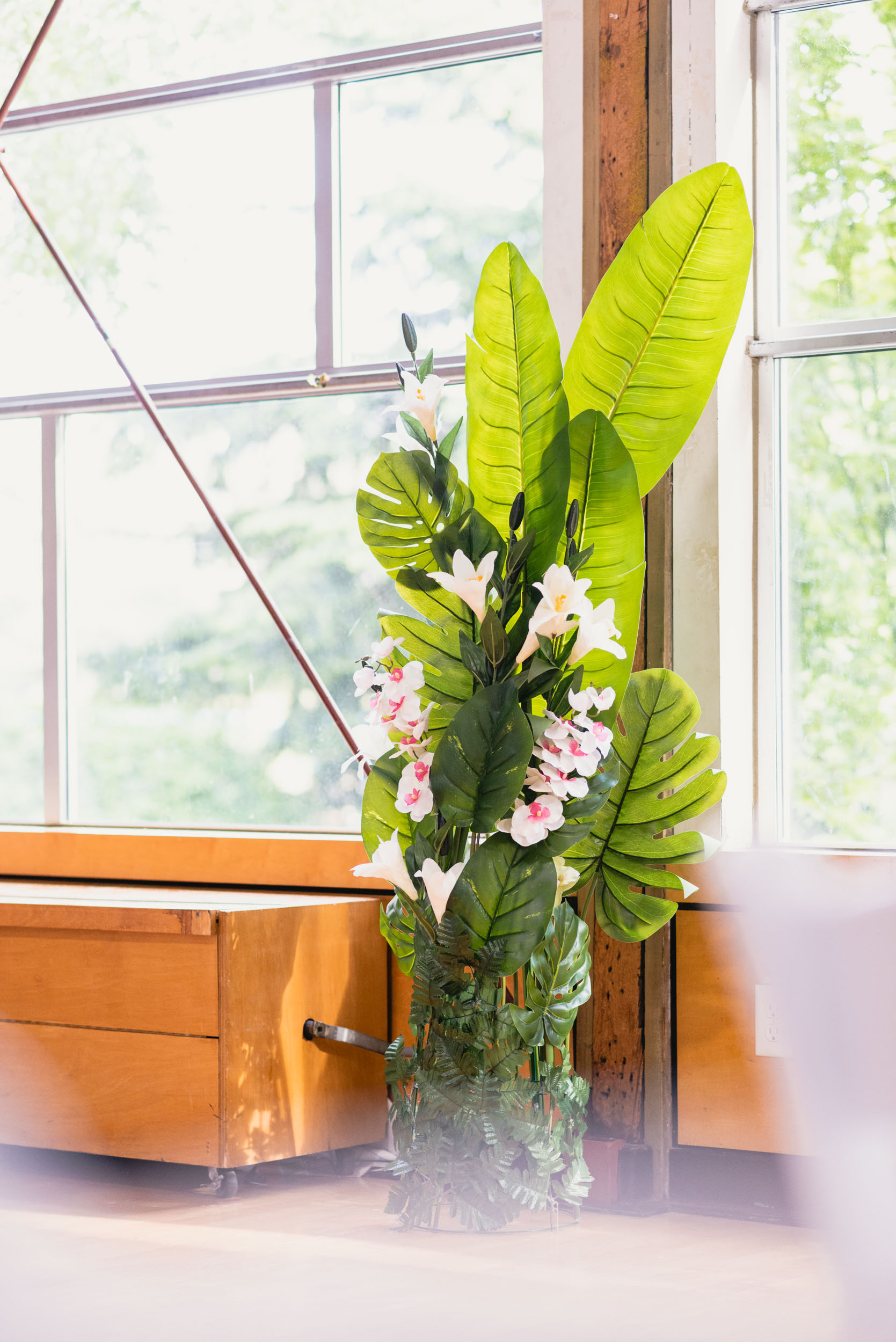 Leafy decoration for ceremony
