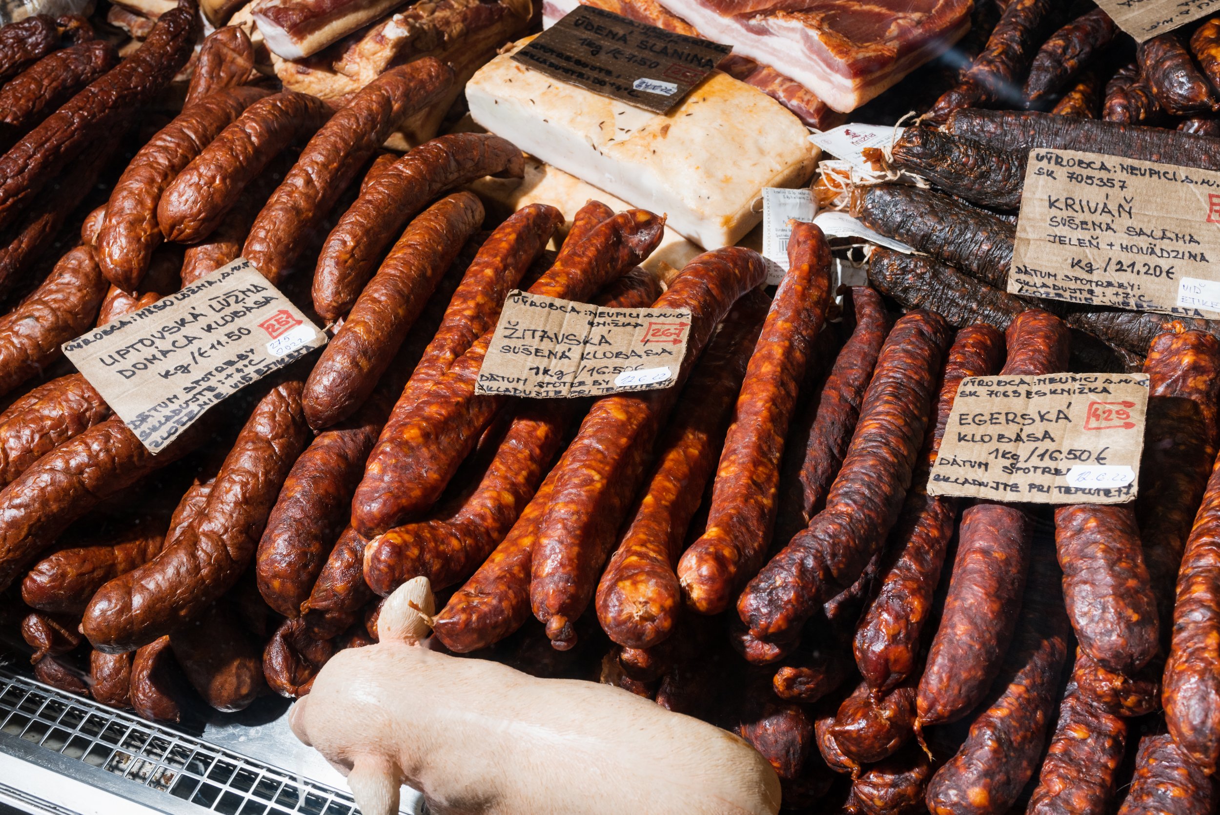 Cured meat for sale in Orava