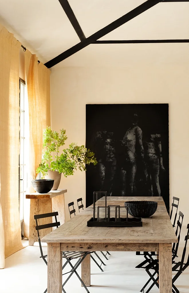 15-sitting room-dining table area close up.jpg