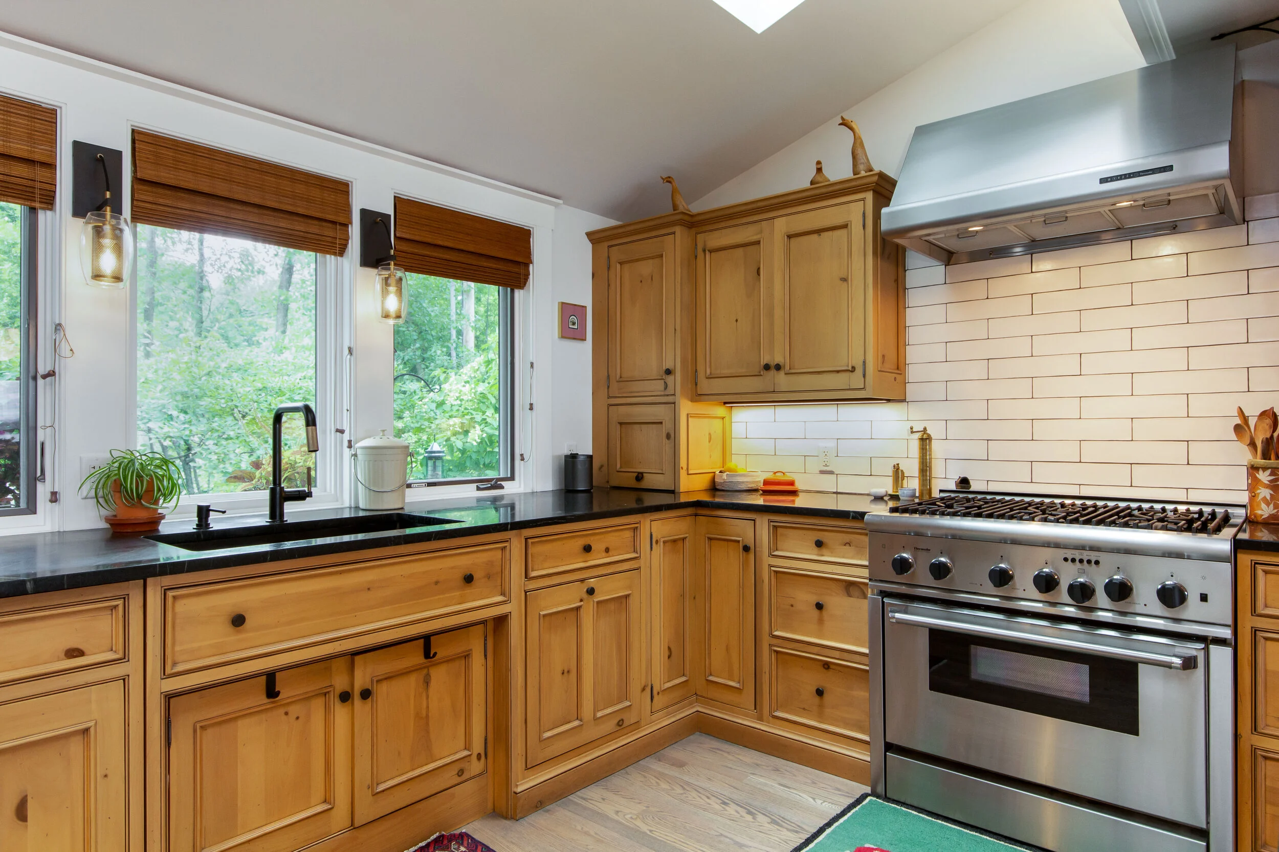 kitchen 2.jpg
