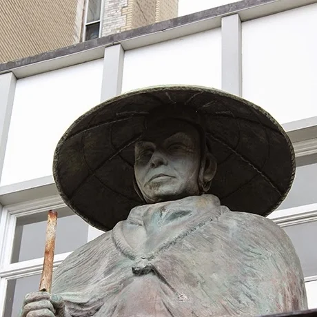 Shinran Statue / Amiable Child Monument