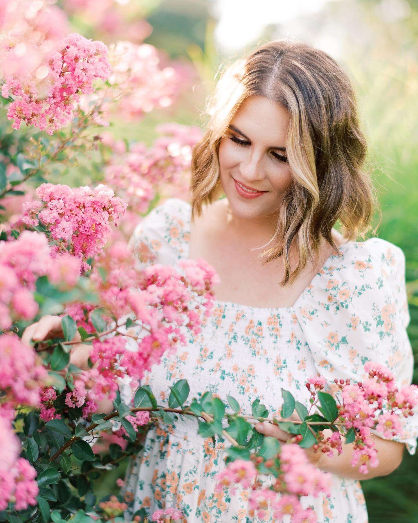 The season of blooms is nearly here, and in my opinion, it&rsquo;s one of the dreamiest times to take photos. Spring Mini Session sign-ups were made available to my email list this week - they will soon available to all. These are a fantastic opportu