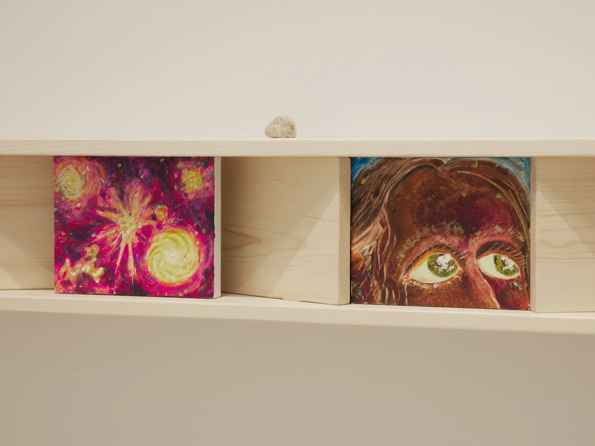 VA_ART_MORELOS+FAVELA_AMADEO_Shelf_DETAIL.webp