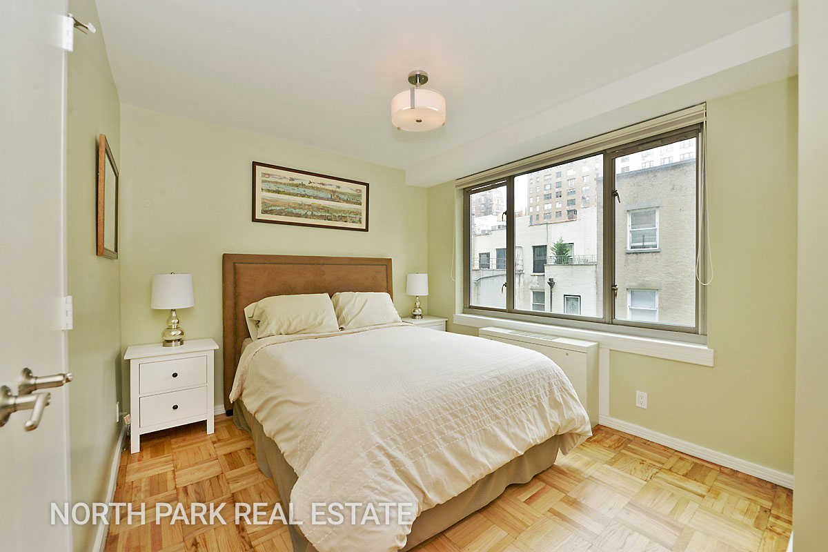 West_70th_Street_315_5F_Bedroom_npre.jpg