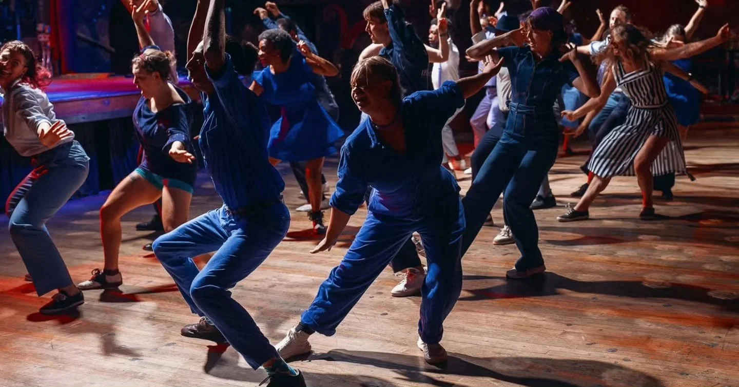 Learn the Tranky Doo, a vintage swing-era choreography so classic, it's a veritable dictionary of early Jazz movement! Much more than a mere line dance, if you love rhythm, moving with rhythm, or just finding new ideas to throw into your partner danc