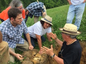 Claude & Lydia Bourguignon examine Dodon's soils.