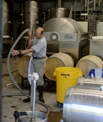 Racking, Pera Grape Press, fermentation room, barrels, winemaking