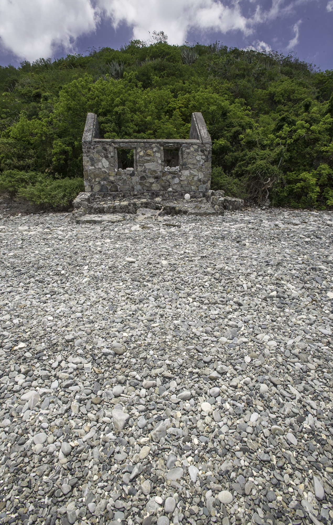 Whistling Cay building.JPG