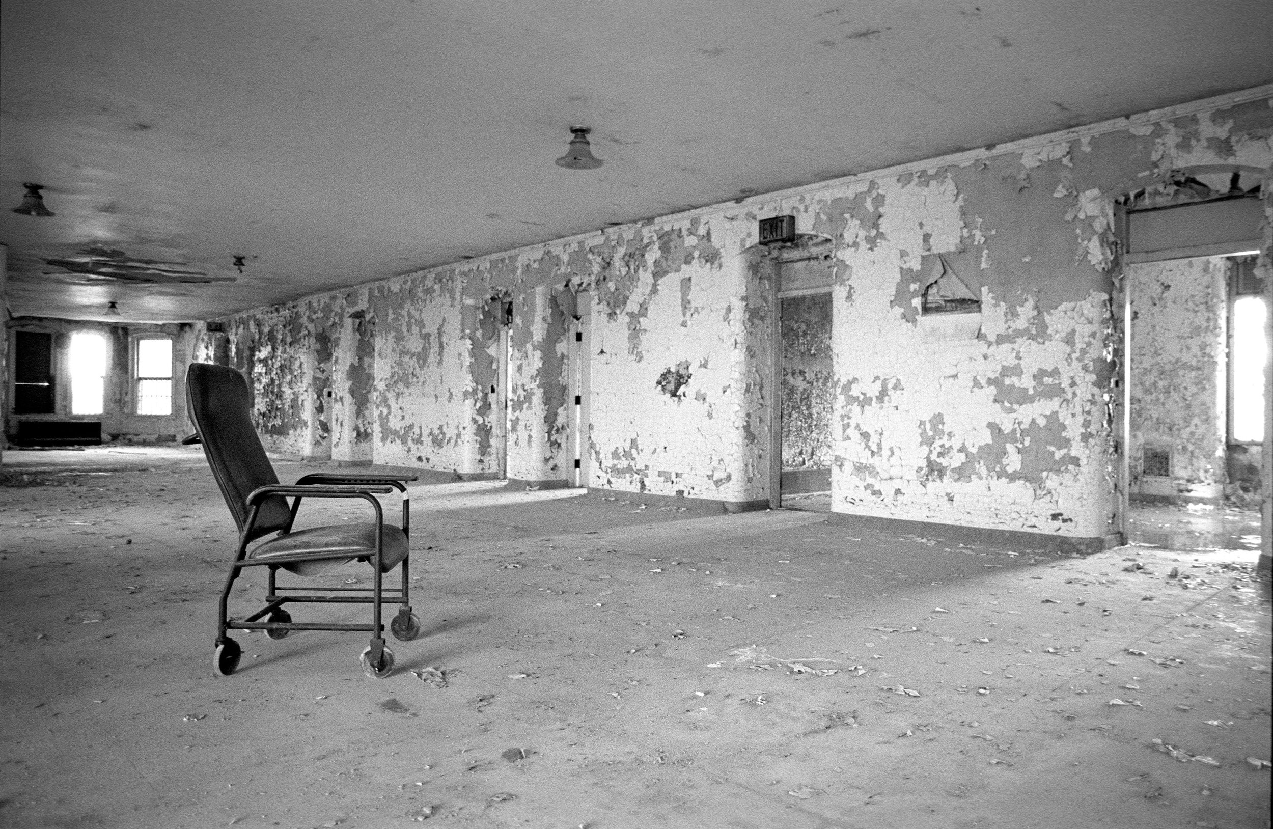 day chair in ward.jpeg