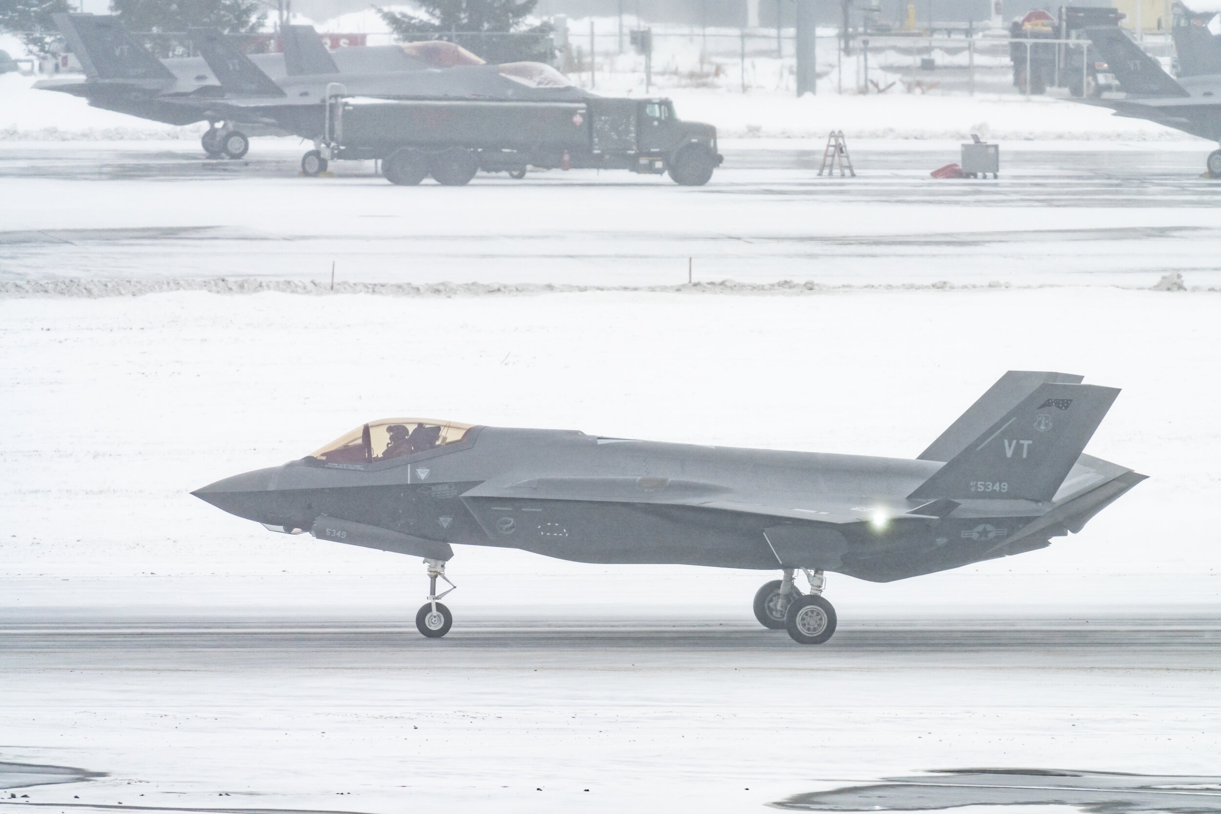 F-35 Taxiing in Snow