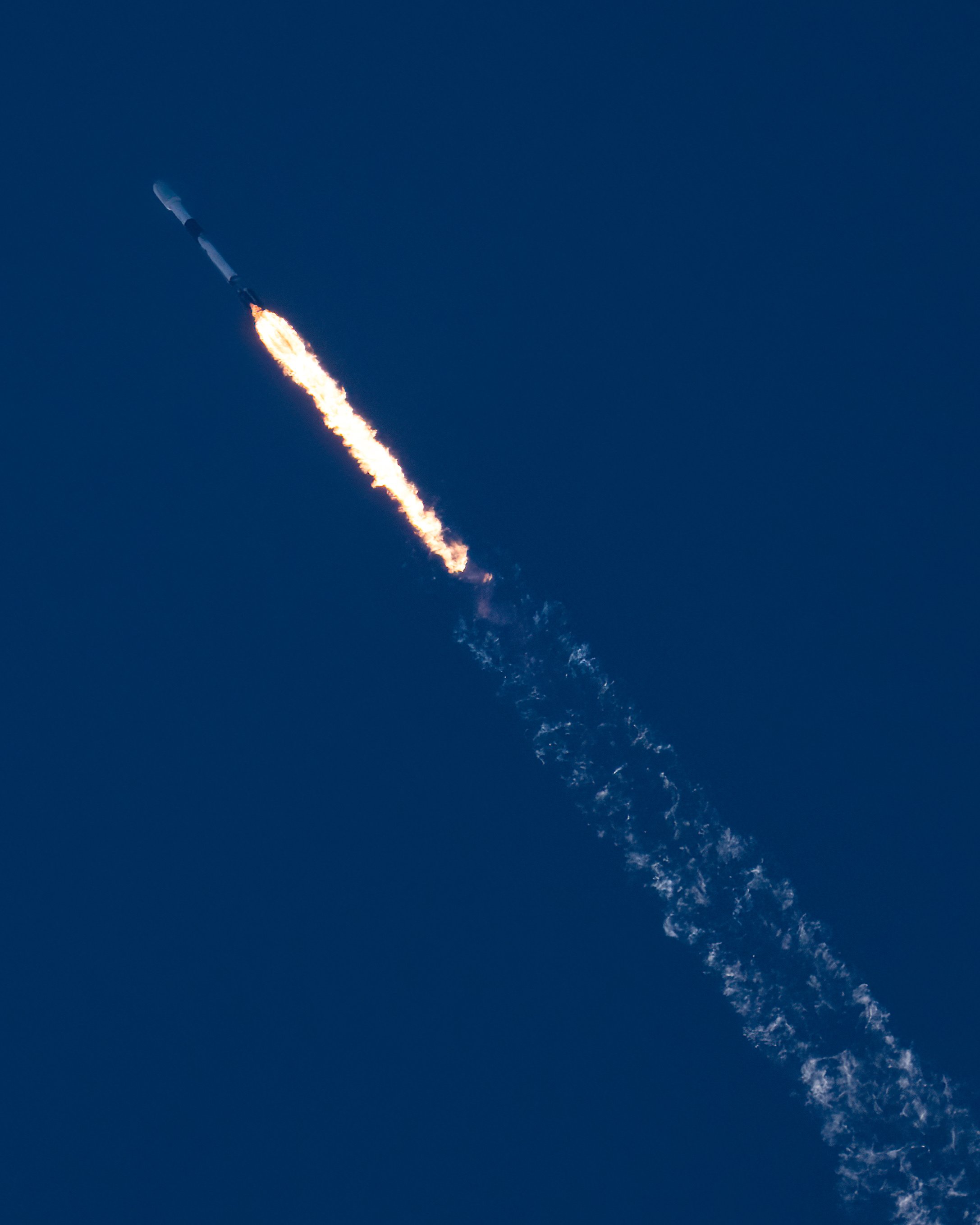 SpaceX Falcon 9 launching Starlink sats from Vandenberg, 2022