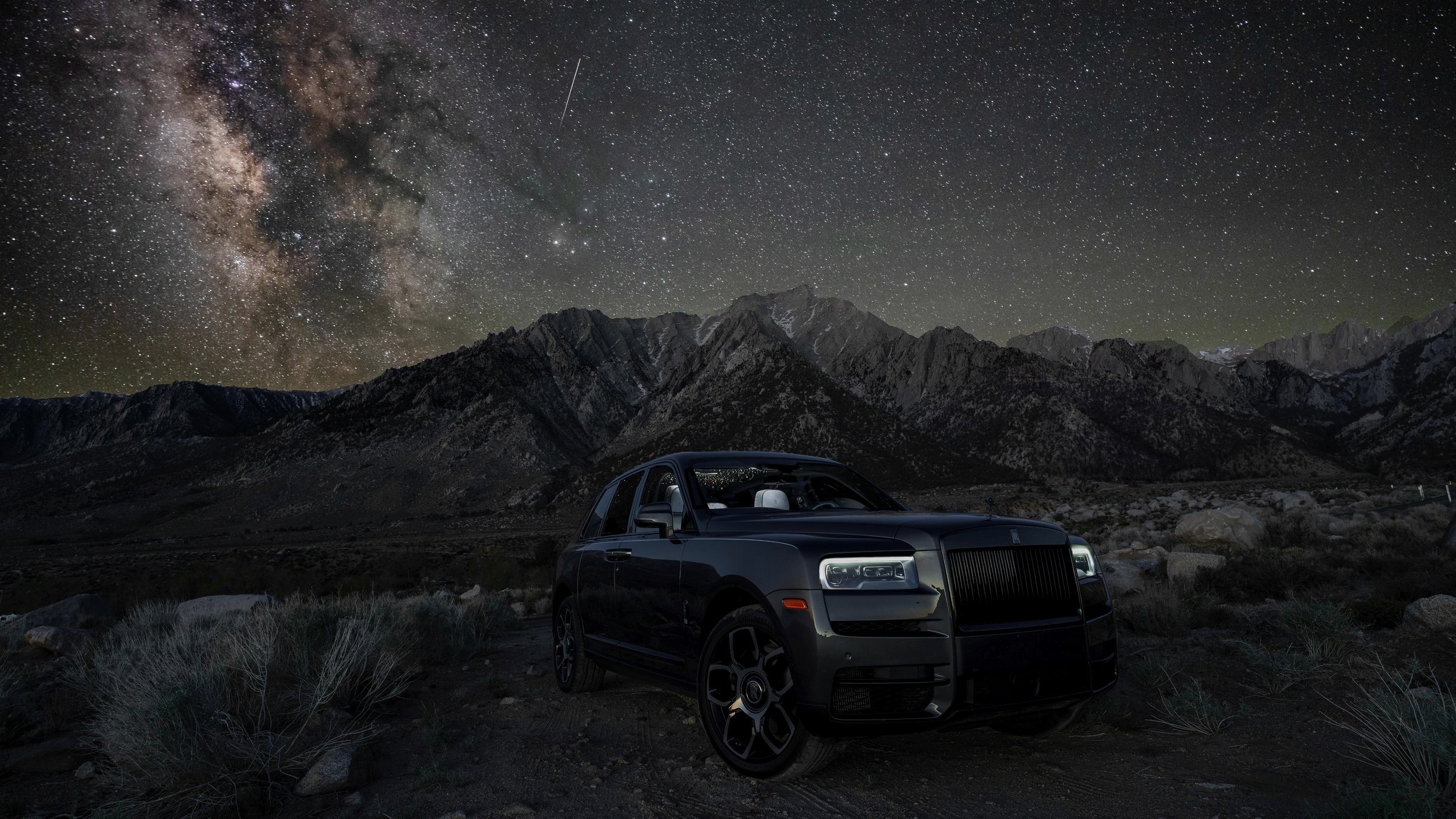 Rolls-Royce Cullinan Black Badge, in the shadow of Mt. Whitney.