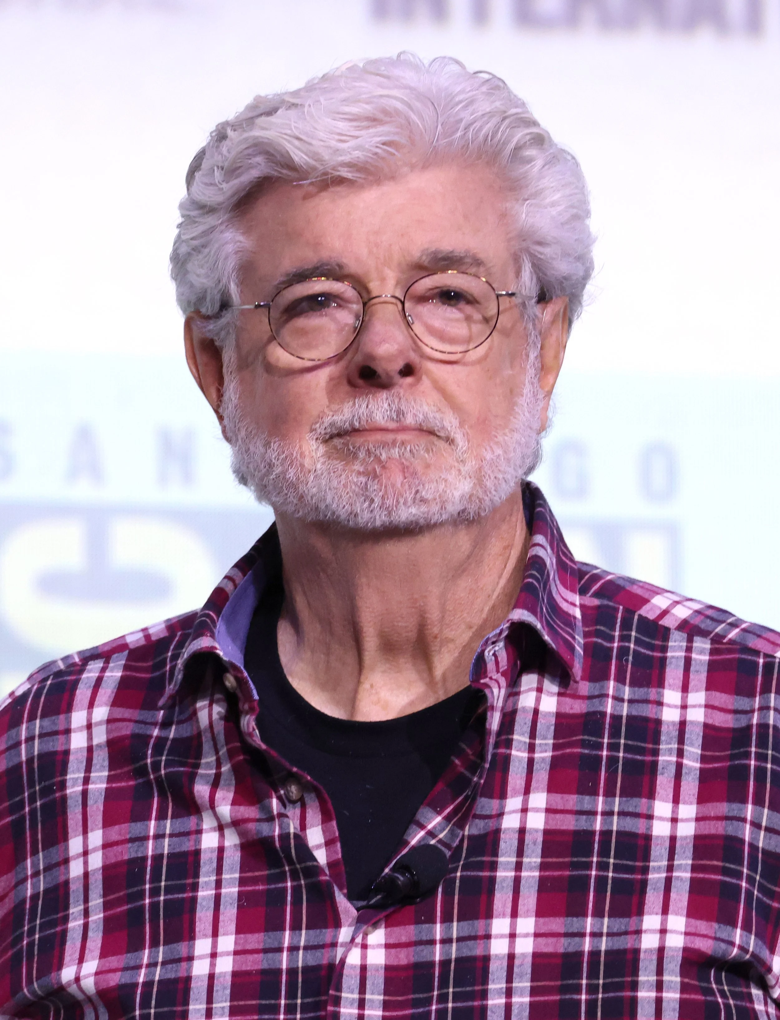 ¿Por Qué Todo el Mundo Habla del Cameo de George Lucas en Minions &amp; Monstruos?