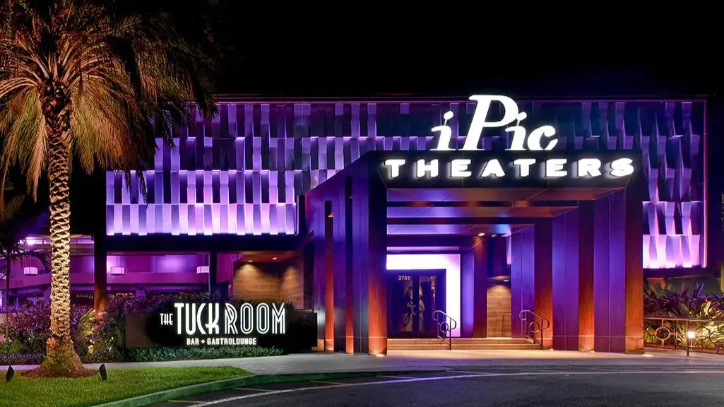 How to Watch Movies in Spanish at IPIC Theaters: Spanish Dubbed Movies with TheaterEars