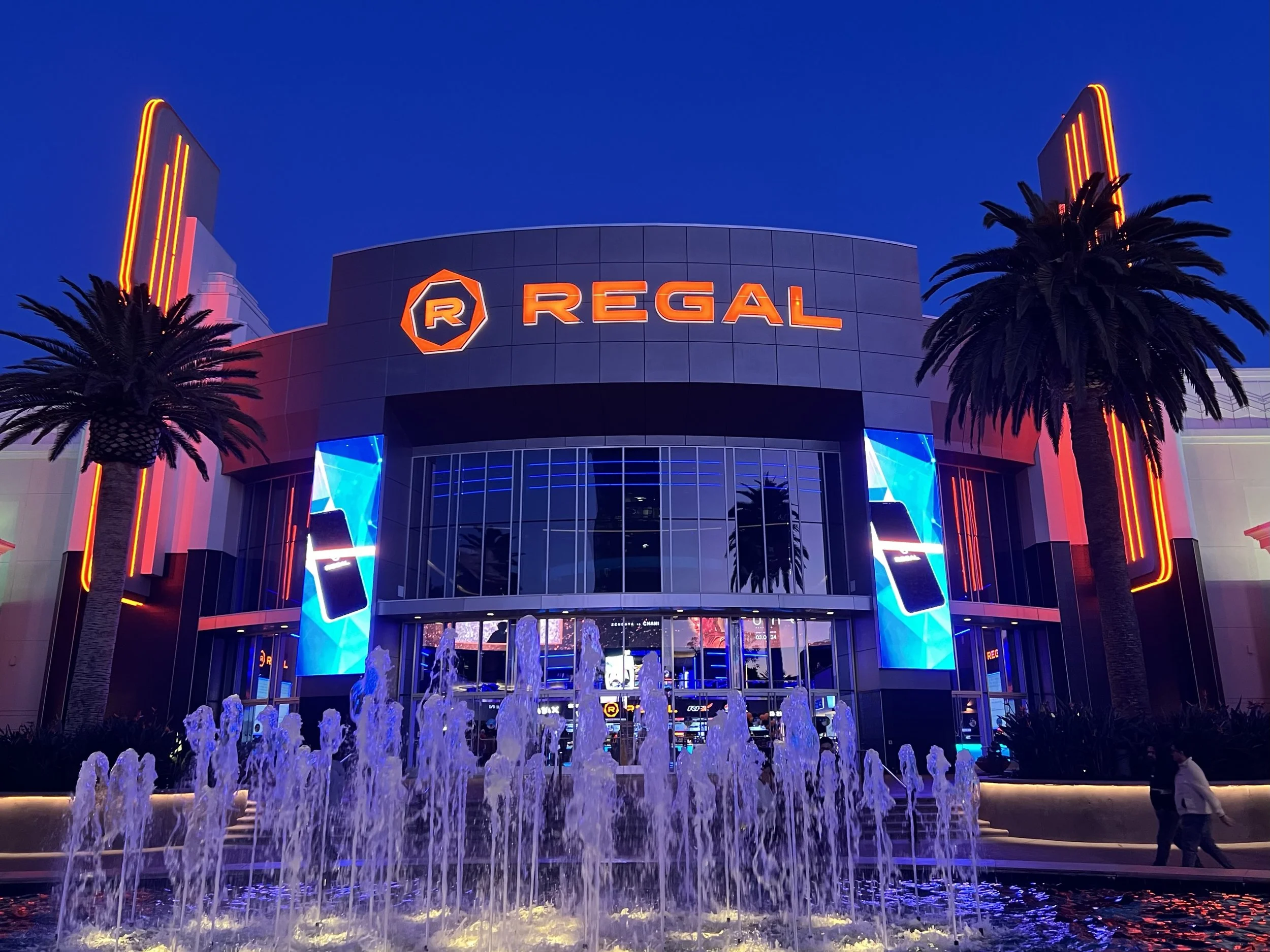 🎬 Cómo ver películas en español en Regal Cinemas (La guía completa que necesitas)