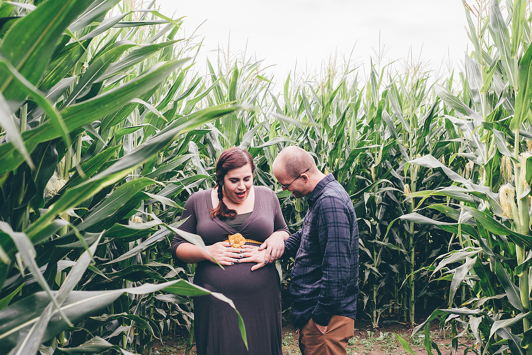 Pacific Northwest Photographer PNW Washington Seattle Bellevue Issaquah gift photoshoot photos photograph session fashion portrait outdoor in-home maternity couples mom pregnant mother pregnancy doula