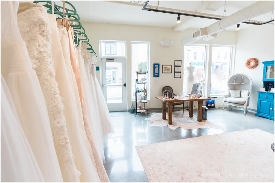 head_over_heels_bridal_mashpee_commons_boston_cape_cod_wedding_photographer_photo_0795