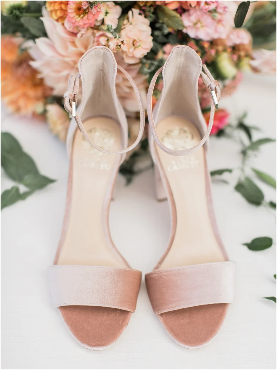 A Quissett Harbor House Tented Wedding Caity And Joe Meredith Jane Photography