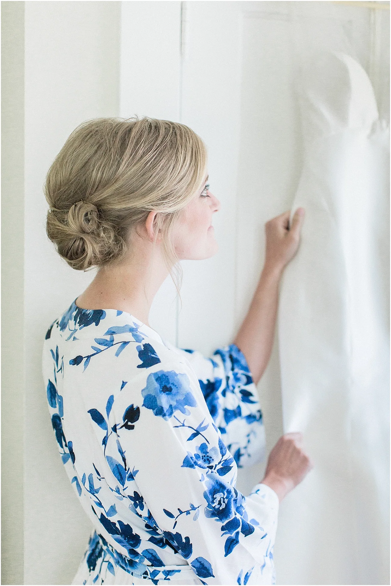 claire_gordon_duxbury_bay_maritime_school_beach_dock_powder_point_bridge_cape_cod_boston_wedding_photographer_meredith_jane_photography_photo_0570.jpg