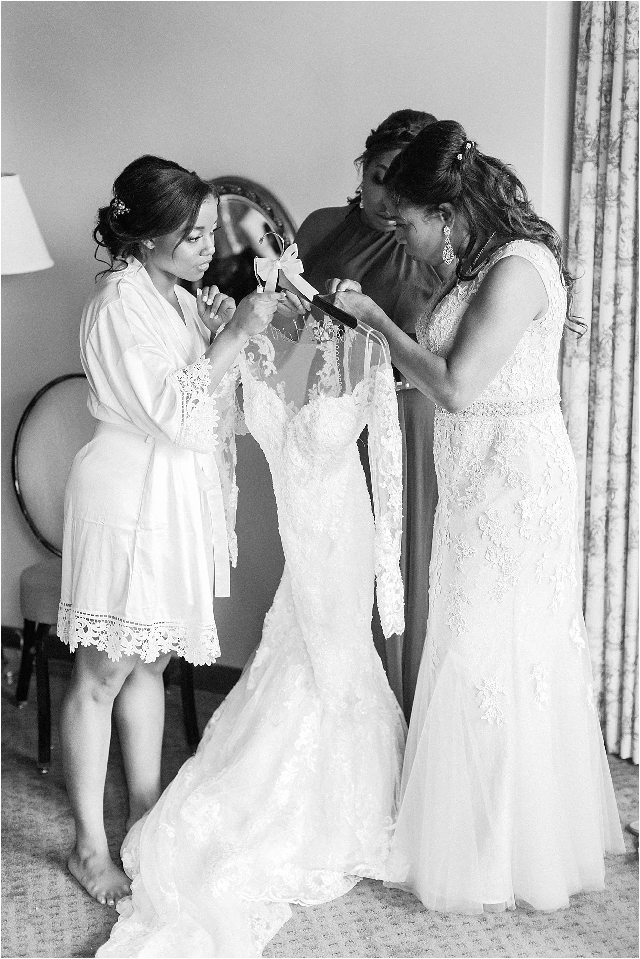 melissa_dan_the_pavilion_at_pine_hills_fall_wine_cape_cod_boston_wedding_photographer_meredith_jane_photography_photo_1163.jpg